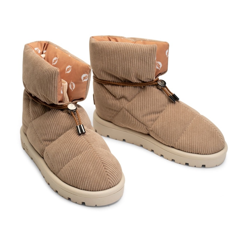 Flufie Cord Sand Beige Down Boot - size 10
